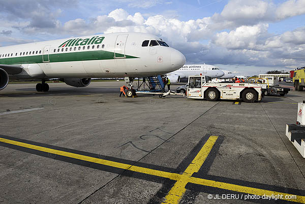 Liege airport 2016-04-03